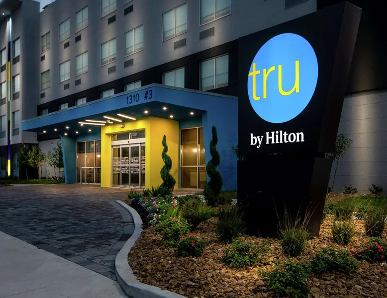 Tru by Hilton Lafayette River Ranch hotel detail image 2