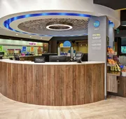 Tru by Hilton Sterling Heights Detroit hotel detail image 7