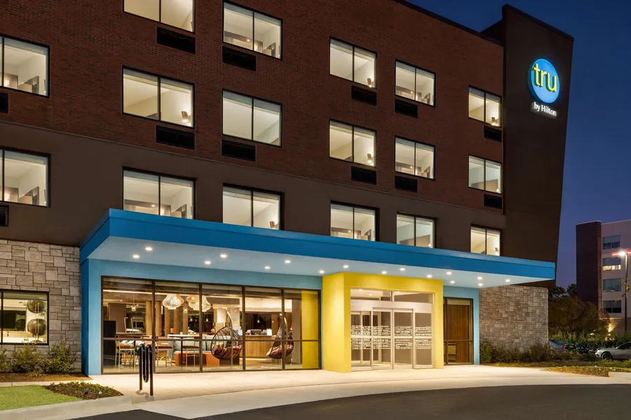 Tru by Hilton Lawrenceville Atlanta I-85 Sugarloaf hotel detail image 2