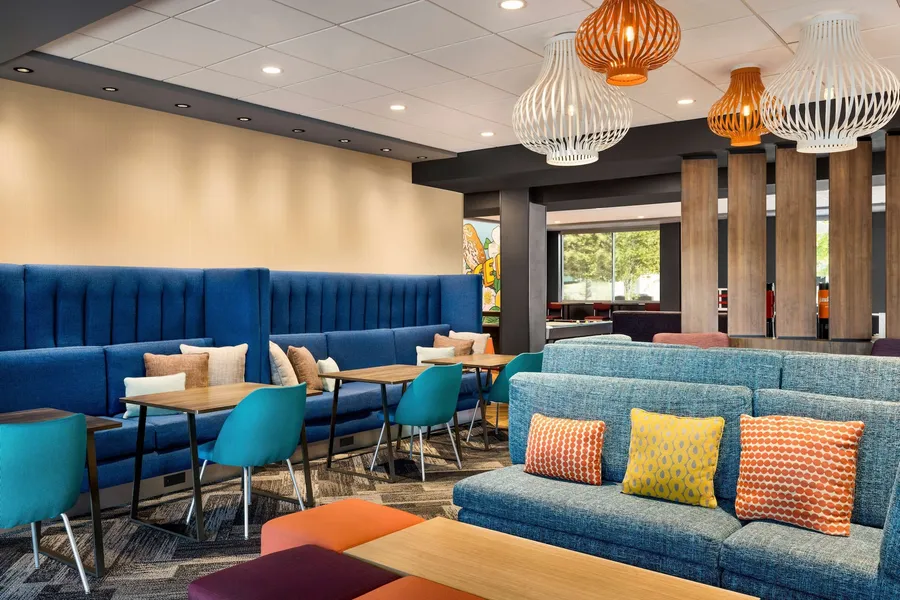 Tru by Hilton Lawrenceville Atlanta I-85 Sugarloaf hotel detail image 6