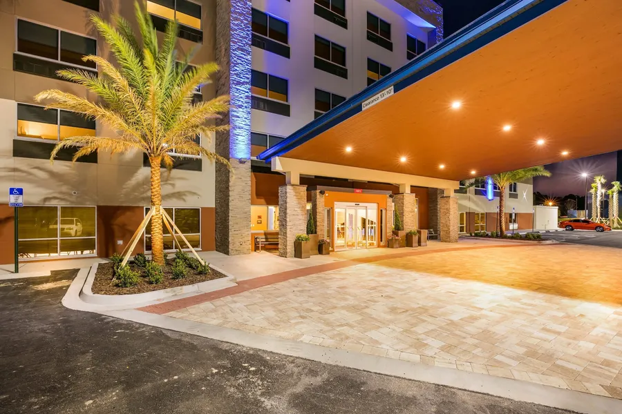 Holiday Inn Express & Suites Jacksonville - Town Center by IHG hotel detail image 2