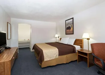 Travelodge by Wyndham Casper hotel thumbnail 7