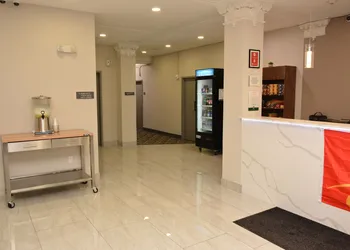 Quality Inn & Suites Kansas City Downtown hotel thumbnail 6