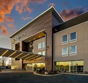 La Quinta Inn & Suites by Wyndham Tuscaloosa University hotel detail image 5