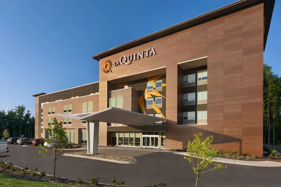 La Quinta Inn & Suites by Wyndham Rock Hill hotel detail image 2