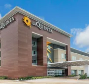 La Quinta Inn and Suites by Wyndham Houston Spring South hotel detail image 3
