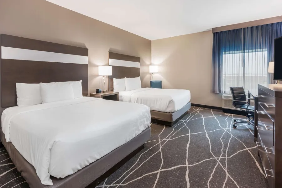 La Quinta Inn and Suites by Wyndham Houston Spring South hotel detail image 6