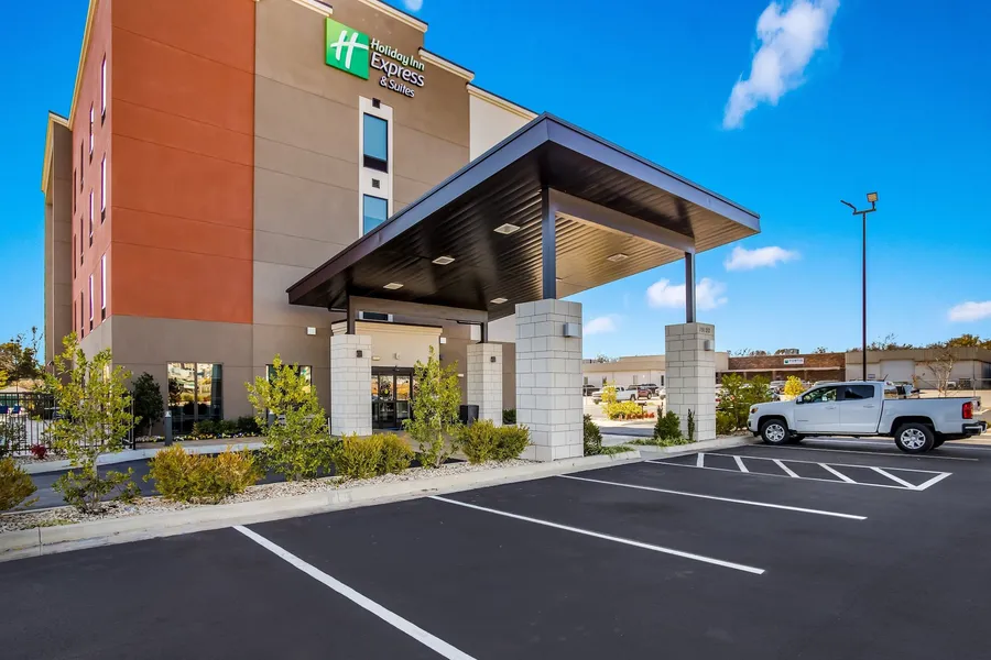 Holiday Inn Express & Suites Tulsa East - Catoosa by IHG hotel detail image 2