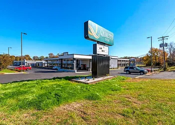 Quality Inn hotel thumbnail 8