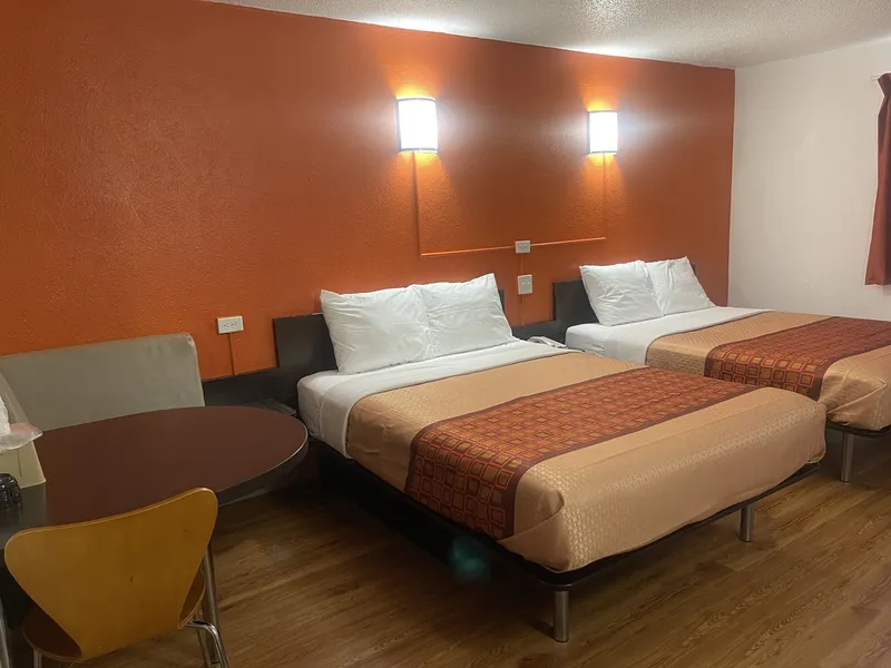Regal 8 Inn & Suites hotel detail image 6
