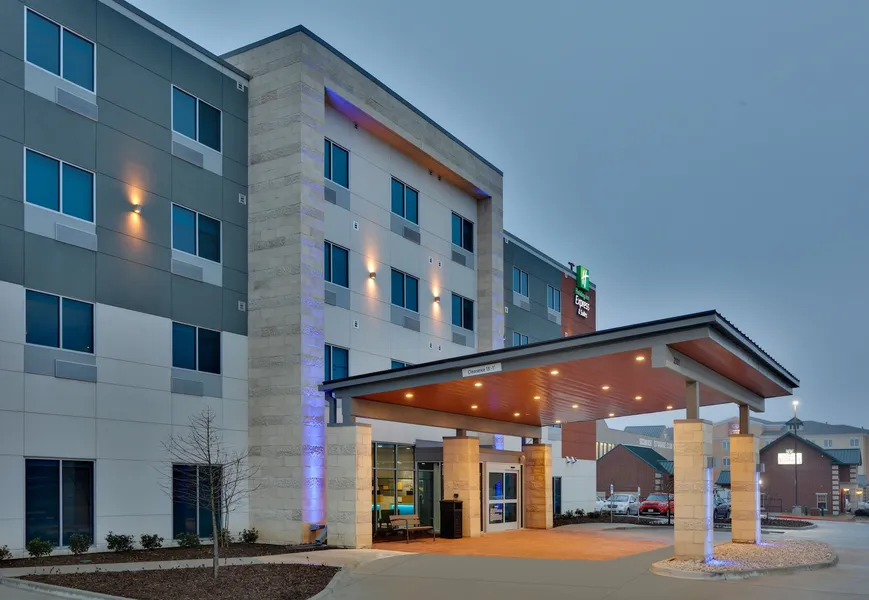 Holiday Inn Express & Suites Plano East - Richardson by IHG hotel detail image 2