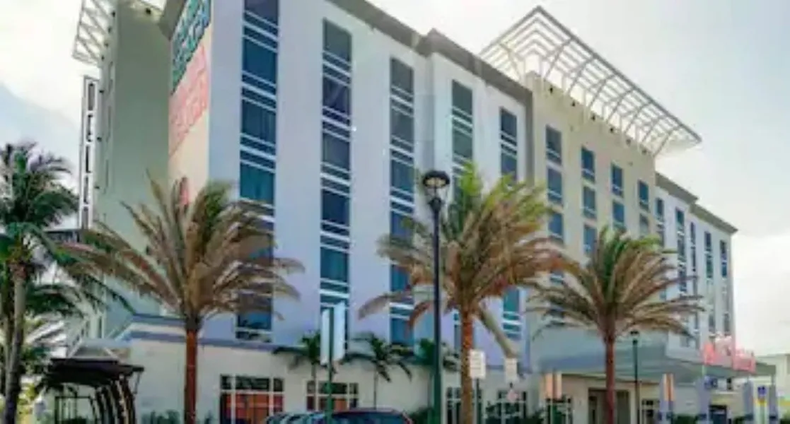Hotel Dello Ft Lauderdale Airport, Tapestry Collection by Hilton hotel detail image 2