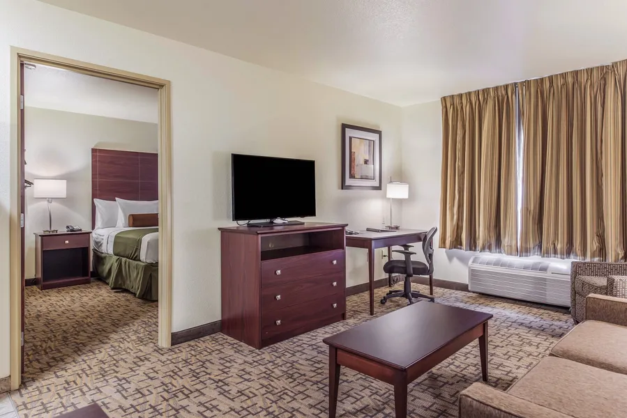 Cobblestone Hotel & Suites - Hutchinson hotel detail image 6