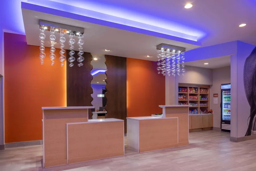 La Quinta Inn & Suites by Wyndham Greensboro Arpt High Point hotel detail image 6