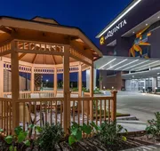 La Quinta Inn & Suites by Wyndham Houston East at Sheldon Rd hotel detail image 5