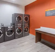 La Quinta Inn & Suites by Wyndham Houston East at Sheldon Rd hotel detail image 7