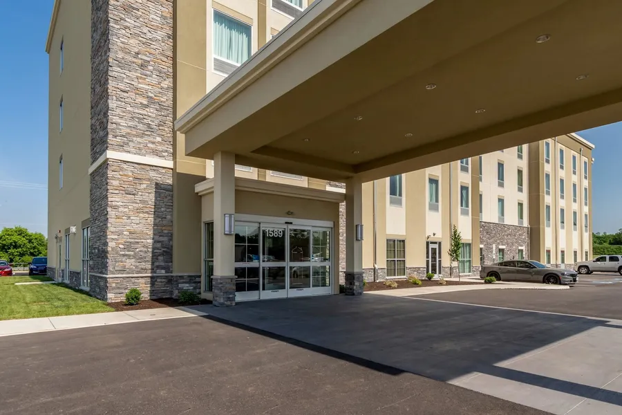 Comfort Inn & Suites – Harrisburg Airport – Hershey South hotel detail image 2