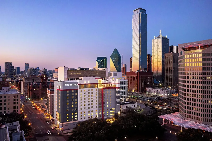 Courtyard by Marriott Dallas Downtown/Reunion District hotel detail image 2