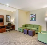 Comfort Suites Burlington near I-5 hotel detail image 3