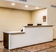 Comfort Suites Wooster near University Campus hotel detail image 5