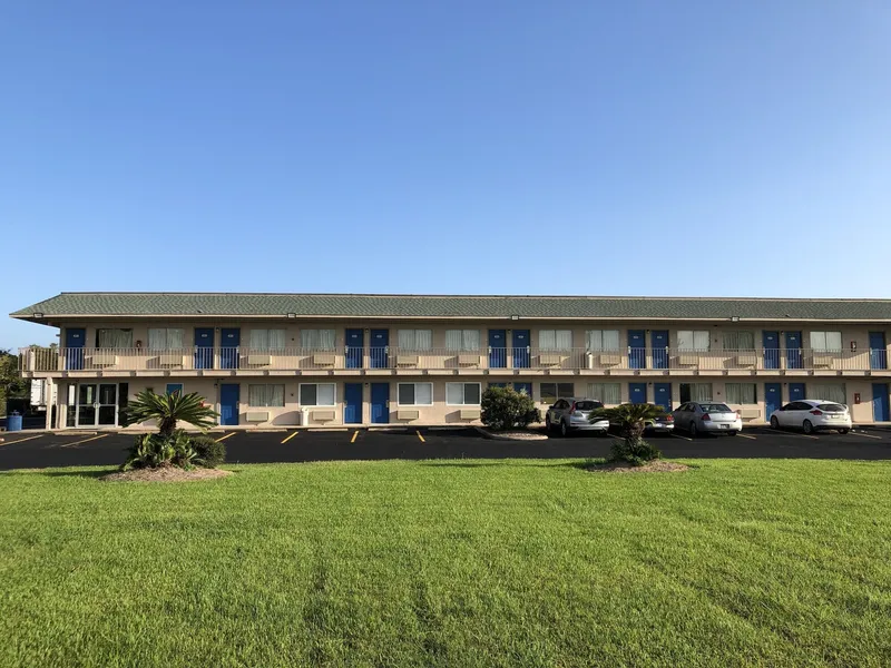 Motel 6 Clute, TX hotel detail image 2