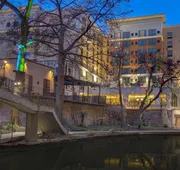 Hampton Inn & Suites by Hilton San Antonio Riverwalk hotel detail image 4