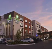 Holiday Inn Express & Suites - Orlando - Southeast by IHG hotel detail image 4