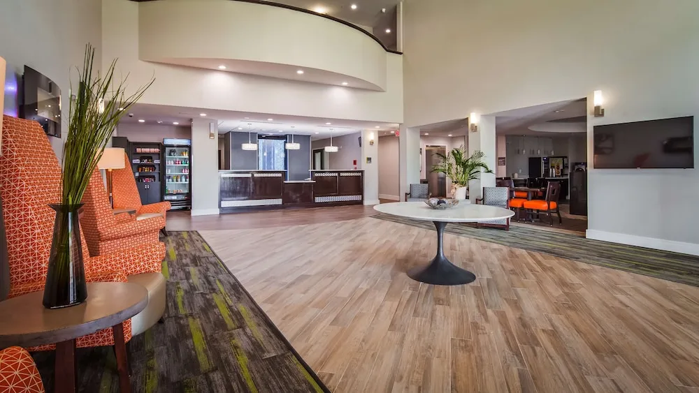 Best Western Plus Bay City Inn & Suites hotel detail image 2