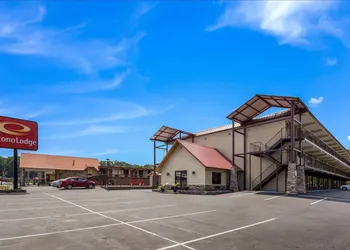 Econo Lodge hotel thumbnail 3