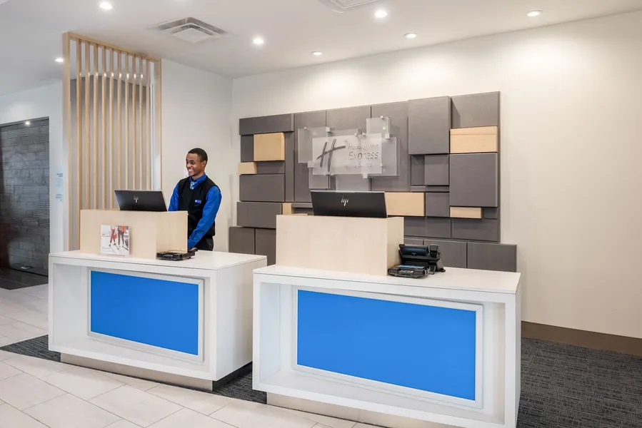 Holiday Inn Express & Suites St. Louis - Chesterfield by IHG hotel detail image 6