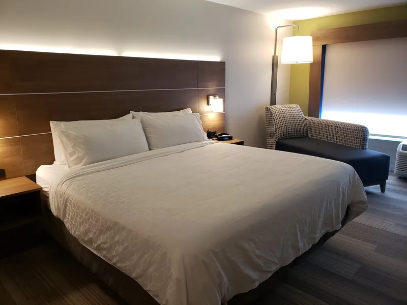 Holiday Inn Express & Suites Nashville North - Springfield by IHG hotel detail image 6