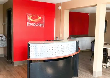 Econo Lodge hotel thumbnail 2
