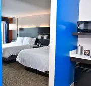 Holiday Inn Express & Suites Bensenville - O'Hare by IHG hotel detail image 7