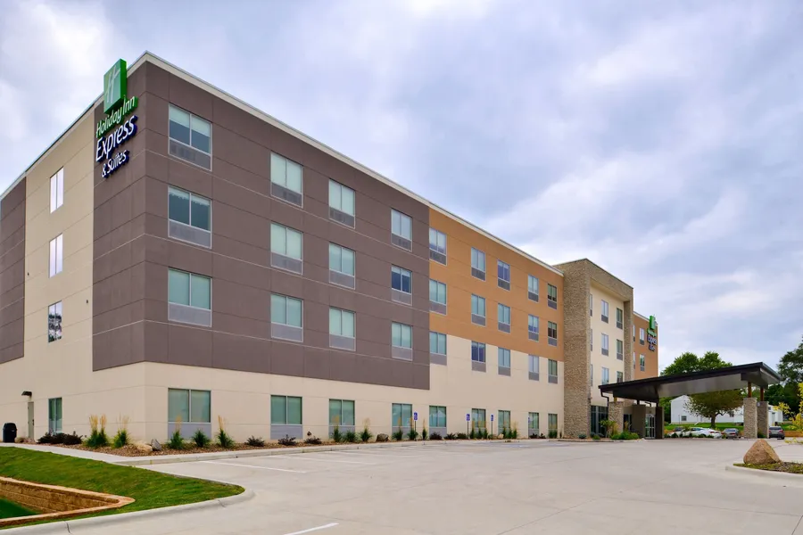 Holiday Inn Express & Suites Ottumwa by IHG hotel detail image 2