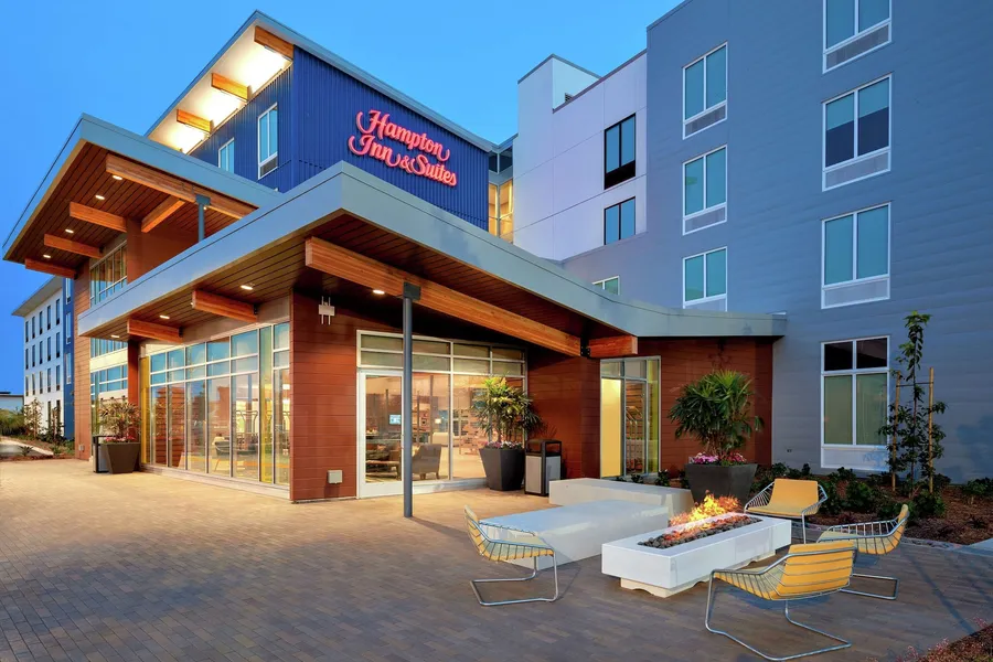 Hampton Inn & Suites San Diego Airport Liberty Station hotel detail image 2