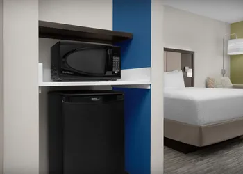 Holiday Inn Express and Suites Birmingham - Homewood By IHG hotel thumbnail 8