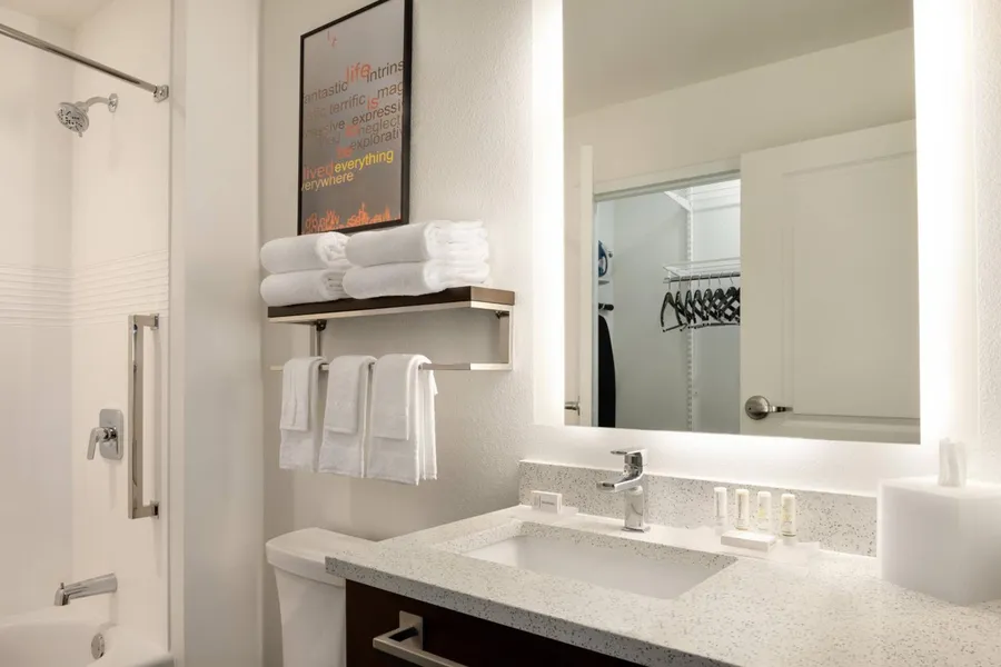TownePlace Suites by Marriott Milwaukee Grafton hotel detail image 2