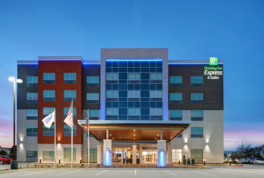 Holiday Inn Express & Suites Houston - Memorial City Centre by IHG hotel detail image 2