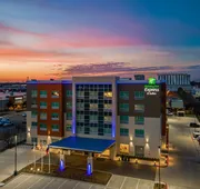 Holiday Inn Express & Suites Houston - Memorial City Centre by IHG hotel detail image 4