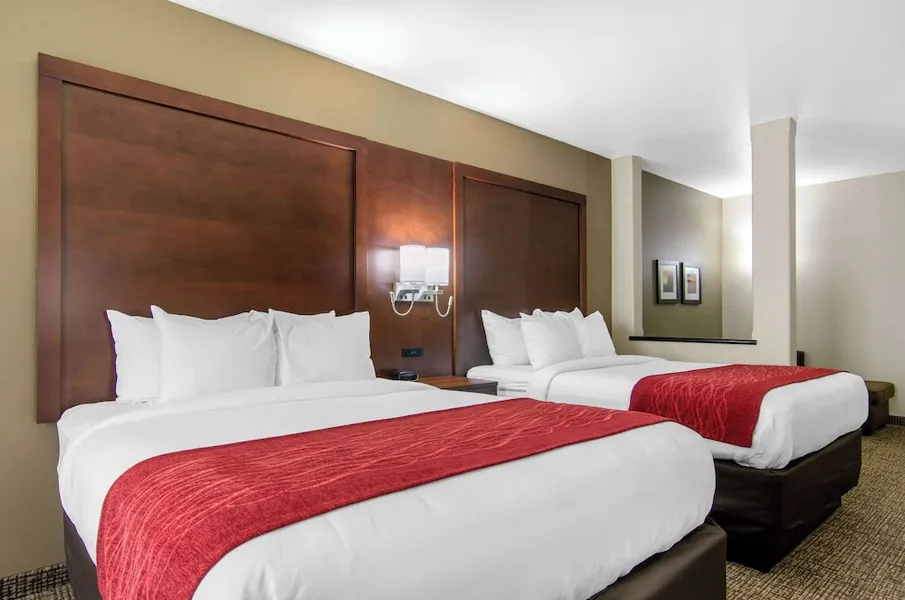 Comfort Inn & Suites Shawnee - Kansas City hotel detail image 2