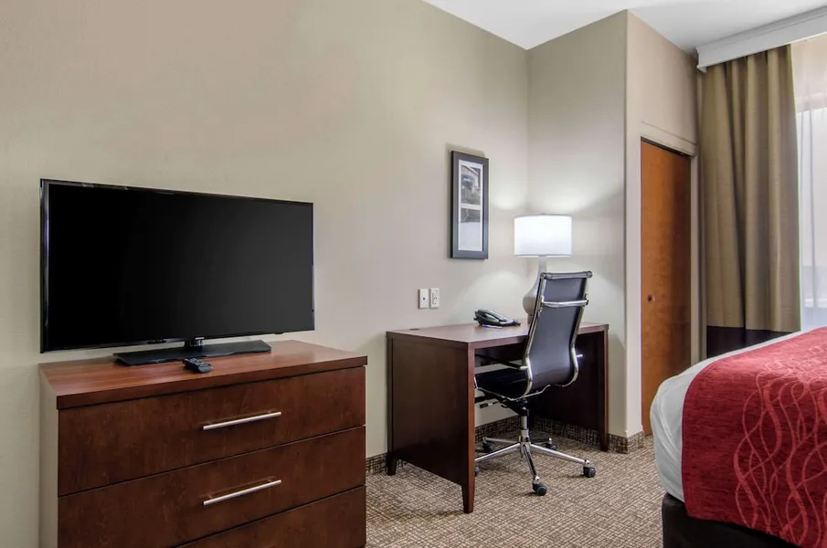 Comfort Inn & Suites Shawnee - Kansas City hotel detail image 6