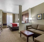 Comfort Inn & Suites Shawnee - Kansas City hotel detail image 7