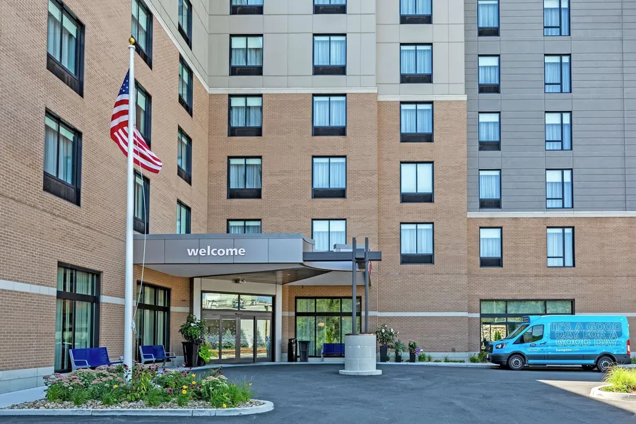 Hampton Inn & Suites Boston/Waltham hotel detail image 2