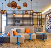 Hampton Inn & Suites Boston/Waltham hotel detail image 3