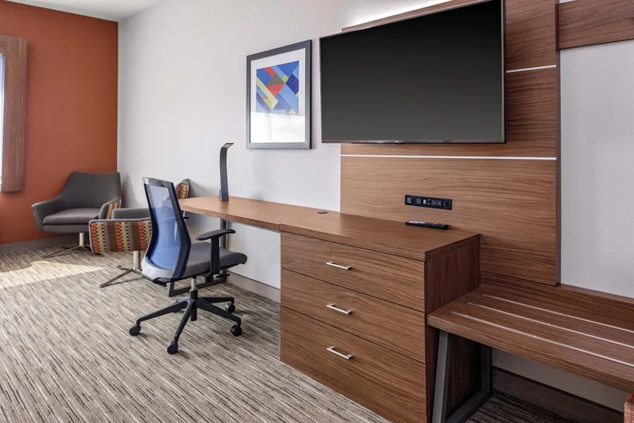 Holiday Inn Express & Suites Madison by IHG hotel detail image 6