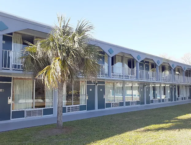 Econo Lodge hotel detail image 1