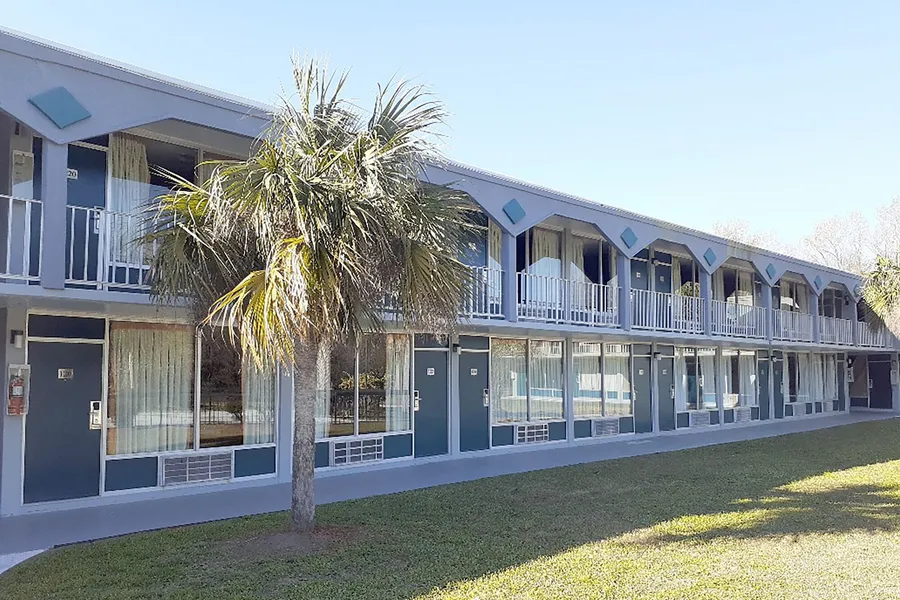 Econo Lodge hotel detail image 2