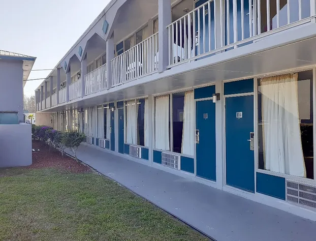 Econo Lodge hotel detail image 2
