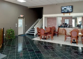 Econo Lodge hotel thumbnail 7