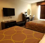 Super 8 by Wyndham St. Louis North hotel detail image 7